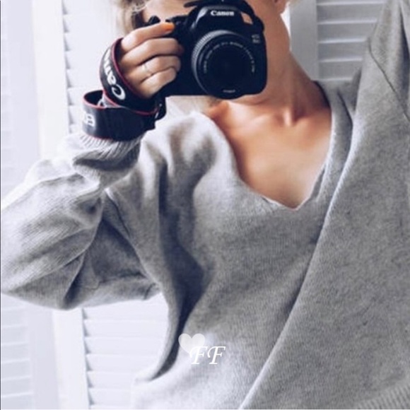 LAST ONE Figleaffashion cozy slouchy vneck sweater - Picture 3 of 4